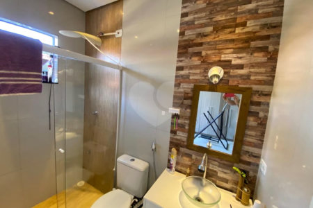 Sobrado à venda com 6 quartos, sendo 2 suítes,  em Vila Mazzei, São Paulo, SP