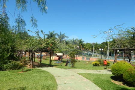 Casa à venda com 4 quartos, sendo 1 suíte, no condomínio Vale do Itamaracá, Valinhos - SP