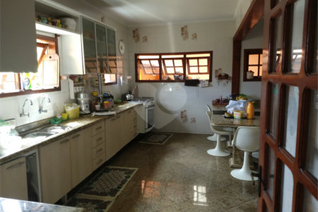 Casa à venda com 3 quartos, sendo 1 suíte,  em Vila Oliveira, Mogi das Cruzes, SP