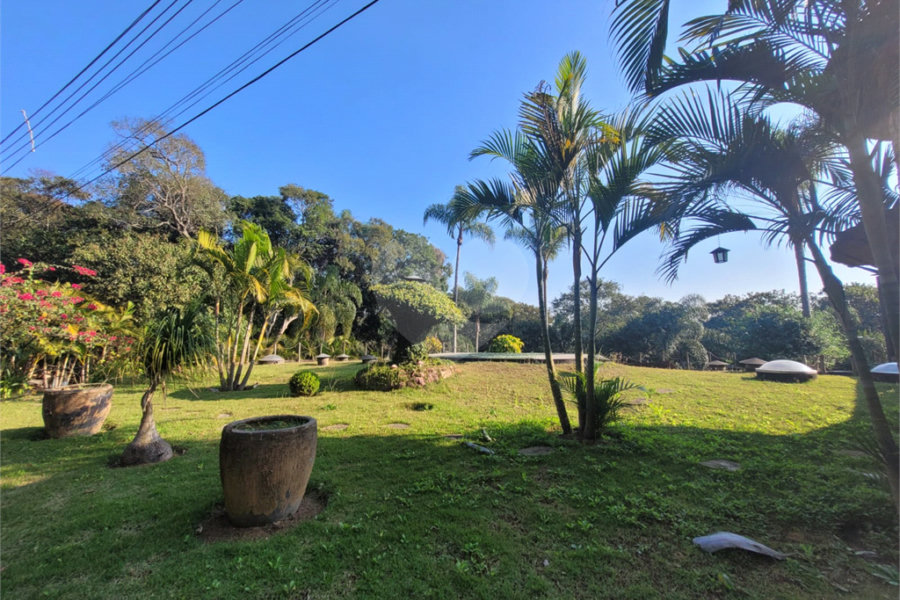 Casa à venda com 2 suítes no condomínio Associação Reserva das Hortênsias, Mairiporã - SP