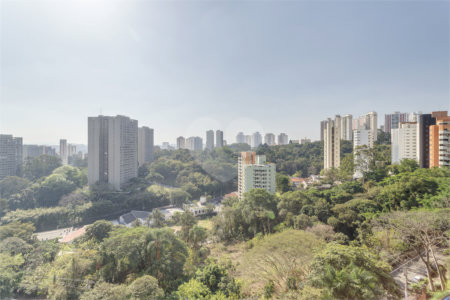 Apartamento à venda com 3 quartos, sendo 1 suíte, em Morumbi, São Paulo, SP