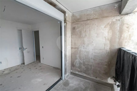 Apartamento à venda com 3 suítes em Vila Firmiano Pinto, São Paulo, SP
