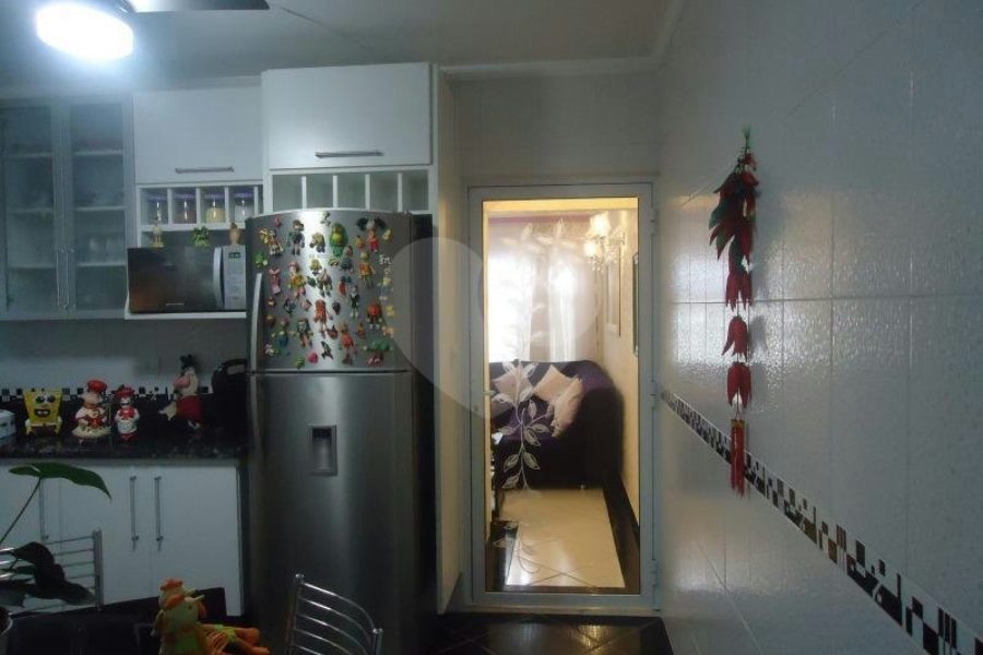 Sobrado à venda com 4 quartos, sendo 3 suítes, em Jardim Floresta, São Paulo, SP
