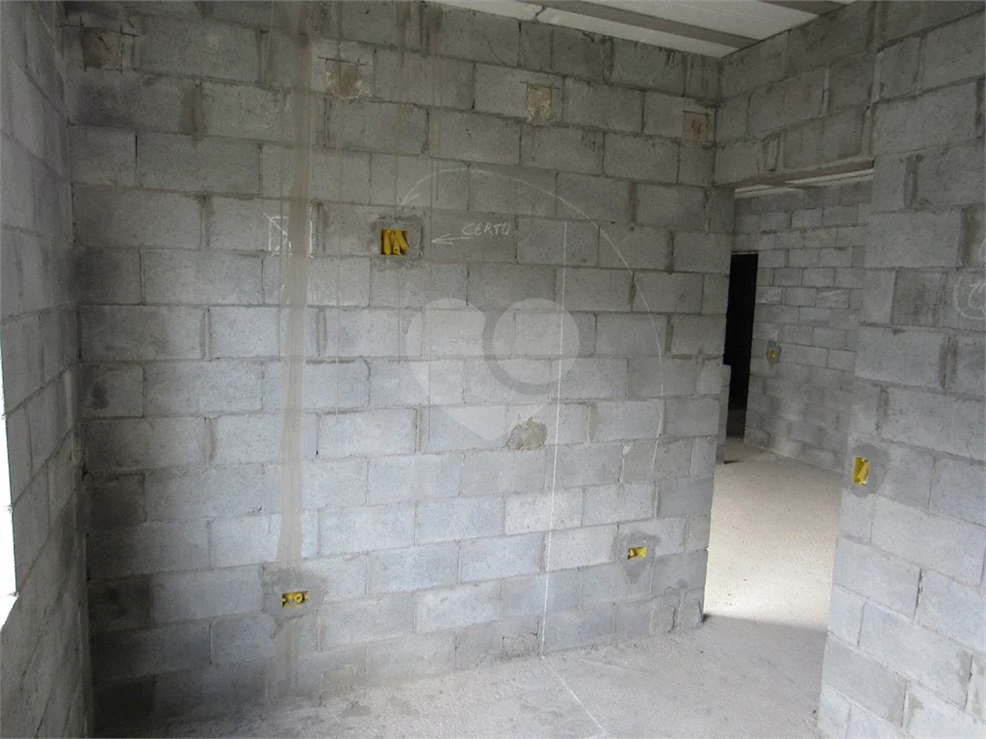Casa à venda com 2 quartos no condomínio Edifício Cristo Rei, Arujá - SP