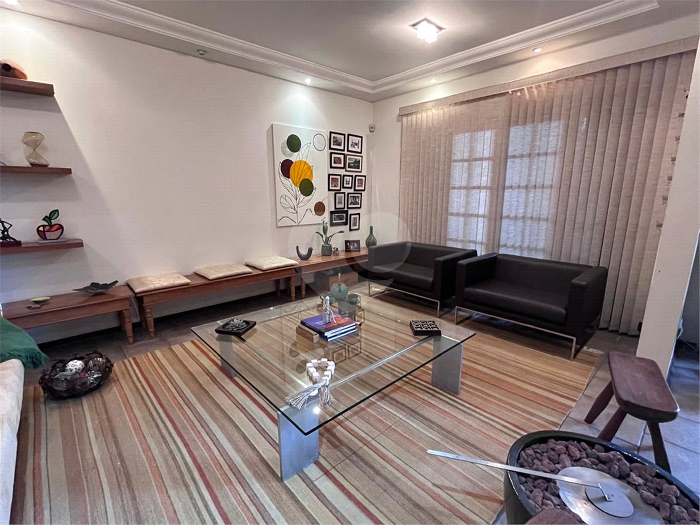Casa à venda com 4 quartos, sendo 2 suítes, no condomínio Jornalista Américo Ariza, São Paulo - SP