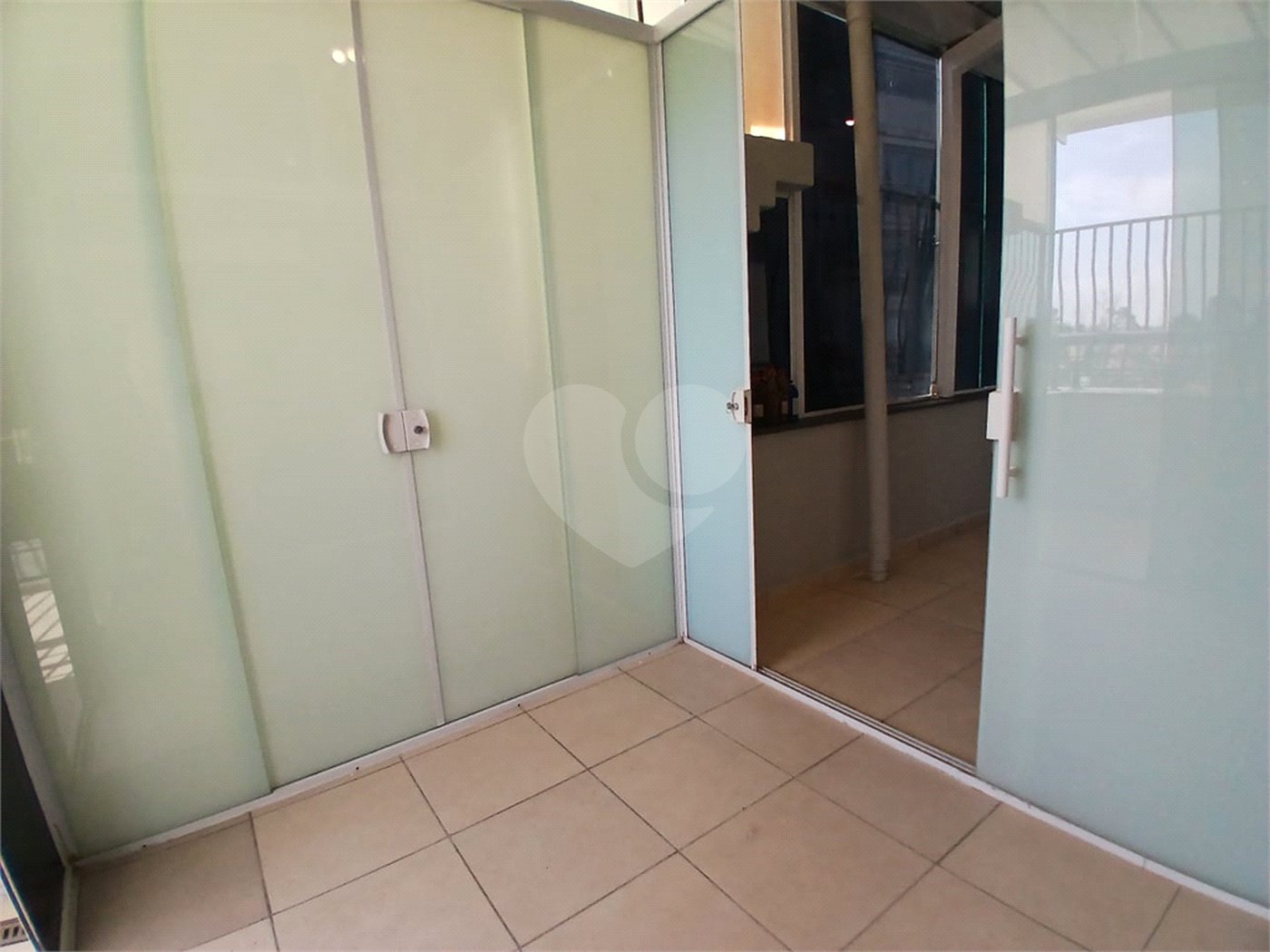 Cobertura à venda com 4 quartos, sendo 3 suítes,  em Cidade São Francisco, São Paulo, SP