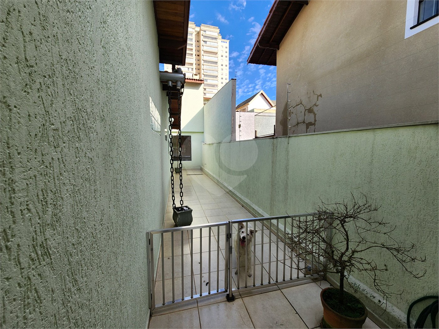 Casa à venda com 4 quartos, sendo 3 suítes,  em Vila Rosália, Guarulhos, SP