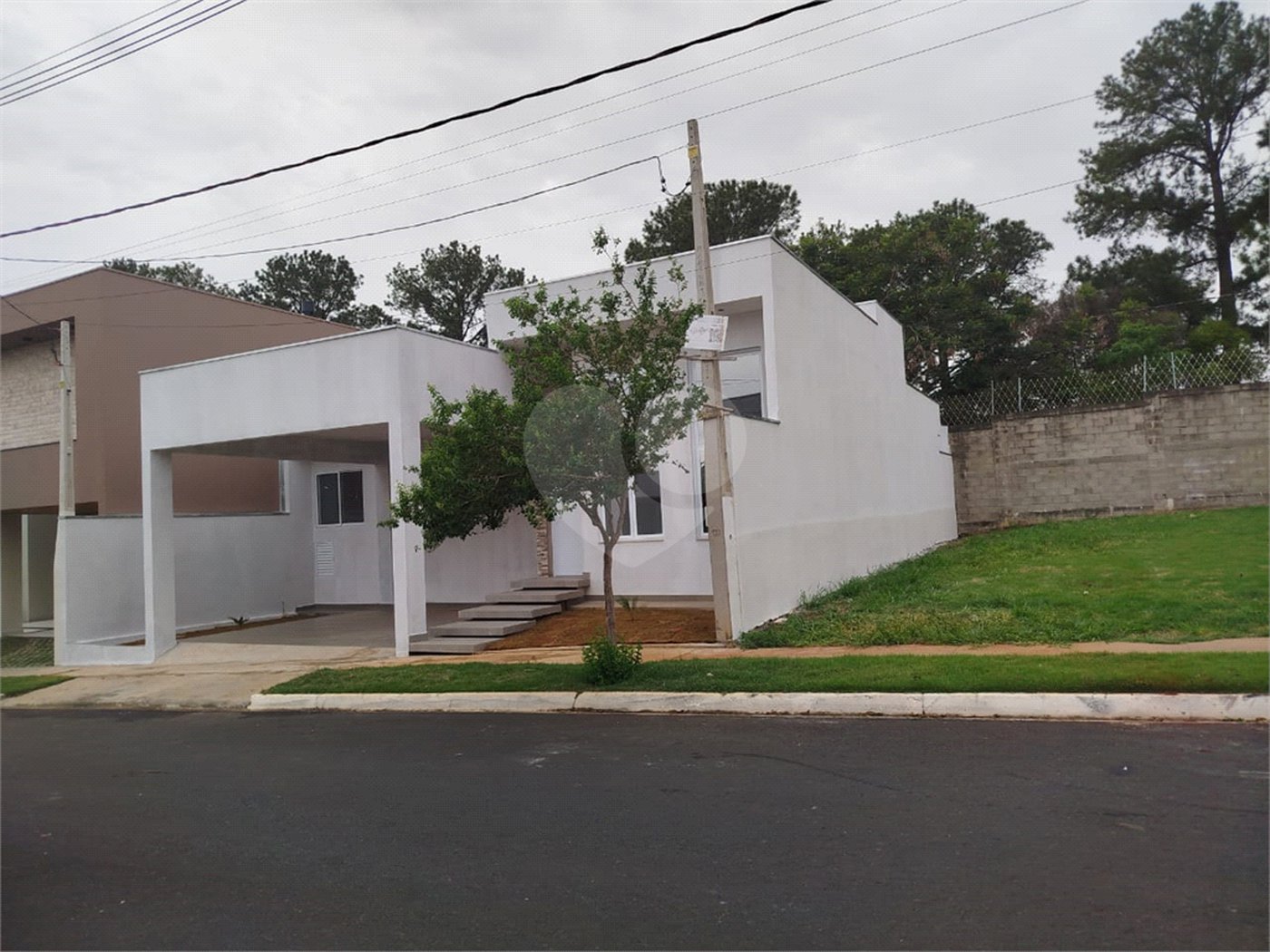 Casa em condominio em reta final de obras