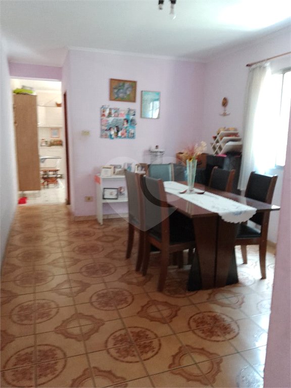 Sobrado à venda com 4 quartos, sendo 1 suíte, em Jardim Marisa, São Paulo, SP