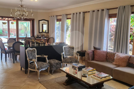 Casa à venda com 4 quartos, sendo 2 suítes, no condomínio Delle Stelle, Louveira - SP