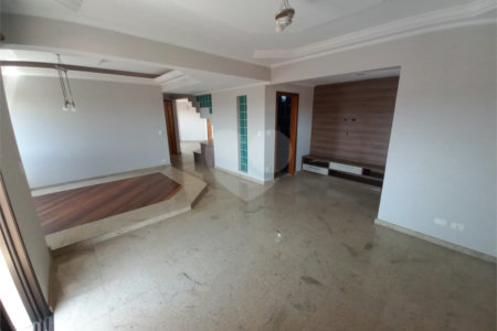 Duplex no Edifício Acapulco.