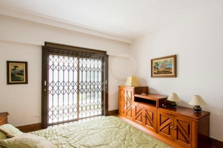 Casa Térrea à venda com 5 suítes em Jardim Marajoara, São Paulo, SP
