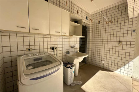 Sobrado à venda com 4 quartos, sendo 2 suítes, em Vila Ipojuca, São Paulo, SP