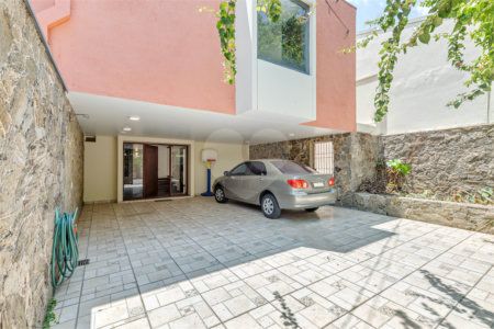 Casa à venda com 3 quartos, sendo 1 suíte,  em Granja Julieta, São Paulo, SP