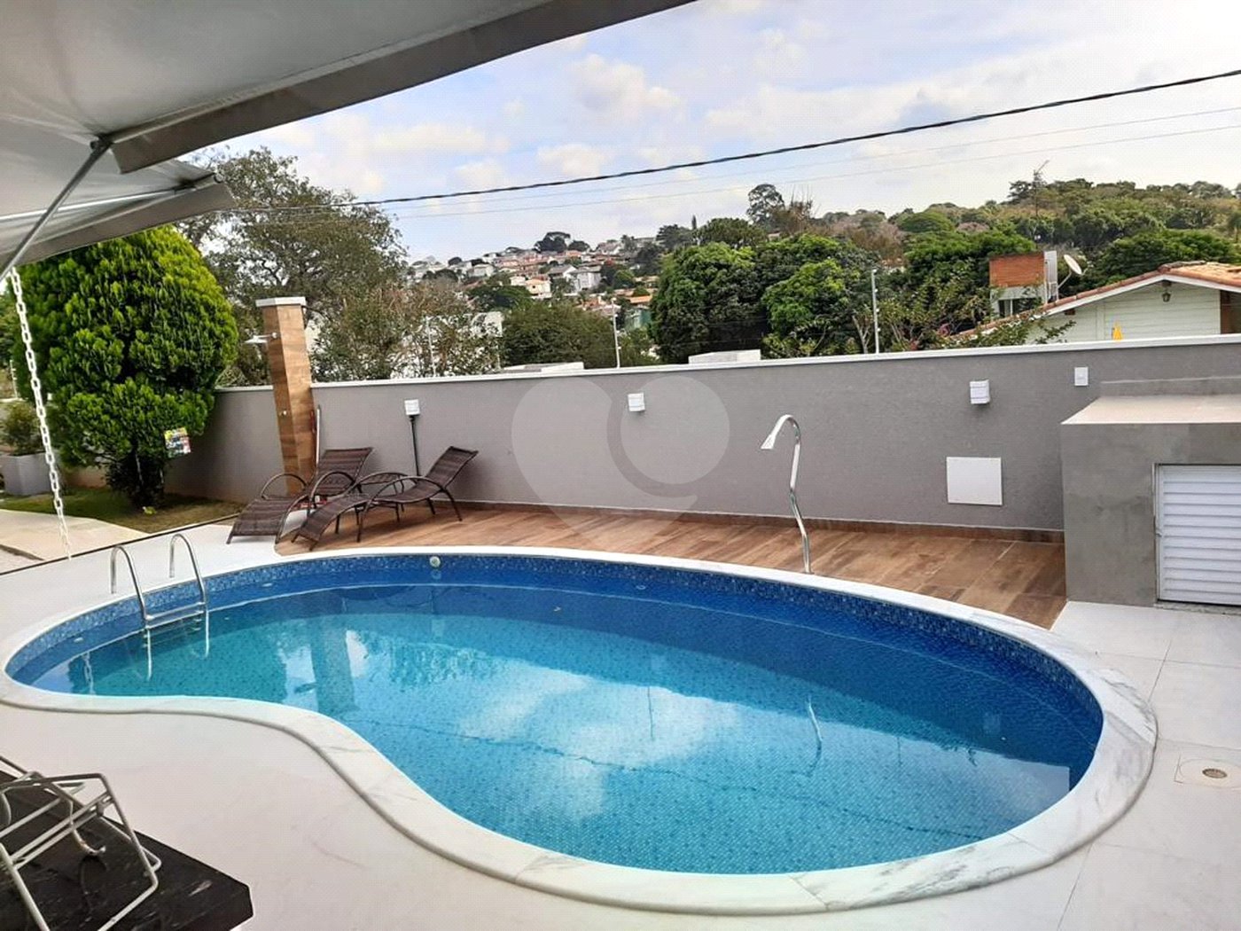Sobrado à venda com 3 suítes em Vila Esperia Ou Giglio, Atibaia, SP