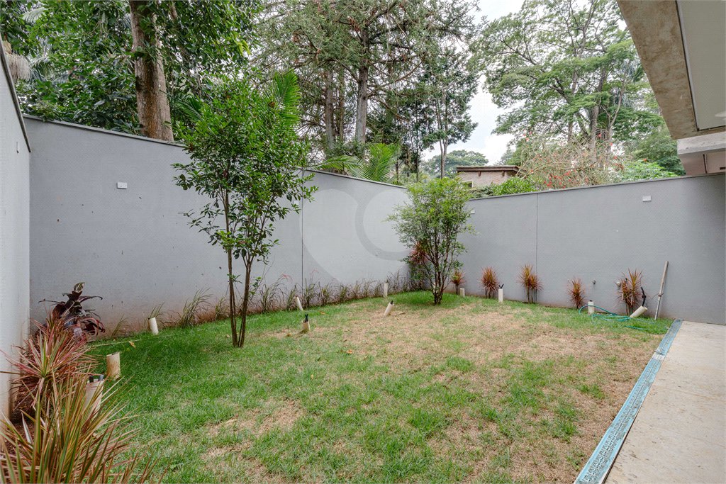 Casa à venda com 4 quartos, sendo 3 suítes, no condomínio Jardim Chapel, São Paulo - SP