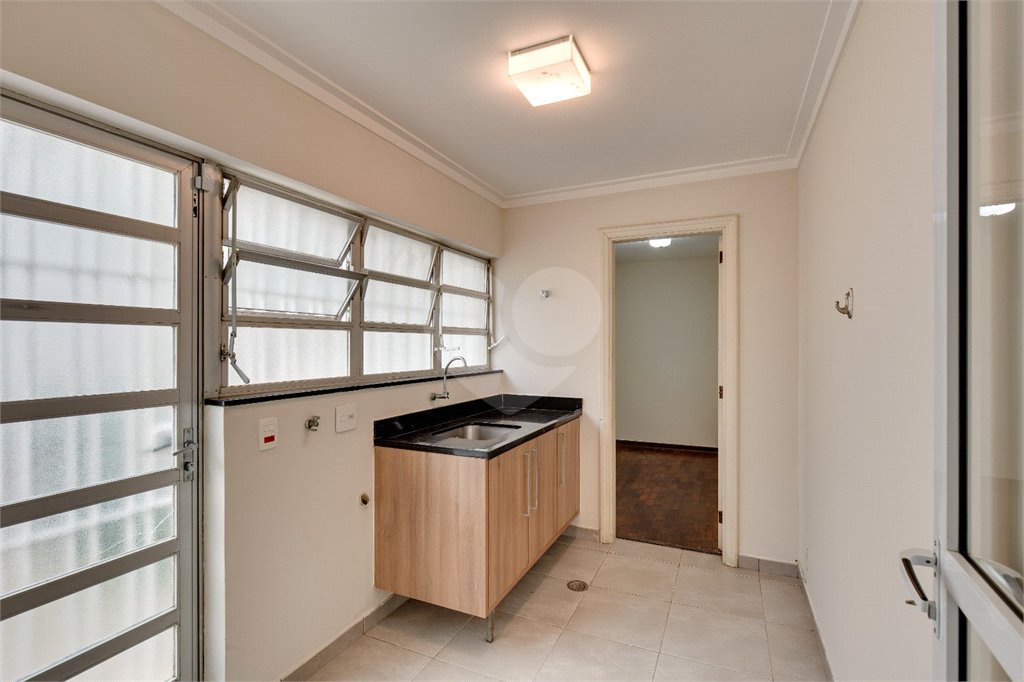 Casa de Vila à venda ou para alugar com 3 suítes em Alto da Boa Vista, São Paulo, SP