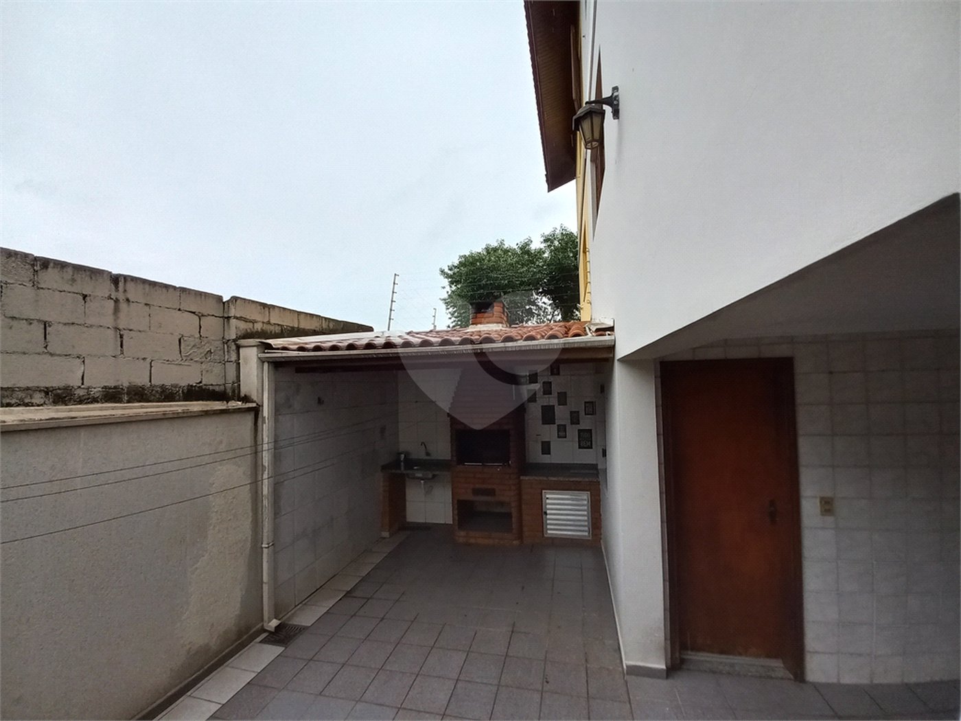 Sobrado à venda com 4 quartos, sendo 3 suítes, em Cidade São Francisco, São Paulo, SP