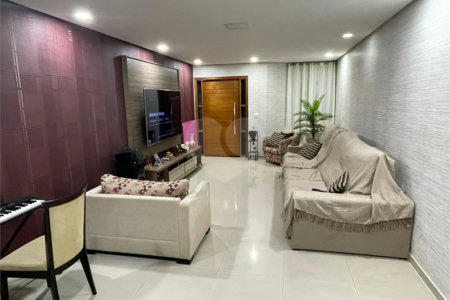 Casa à venda com 3 suítes em Vila Assunção, Santo André, SP