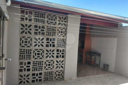 Sobrado à venda com 3 quartos em Jardim Helena, Ferraz de Vasconcelos, SP