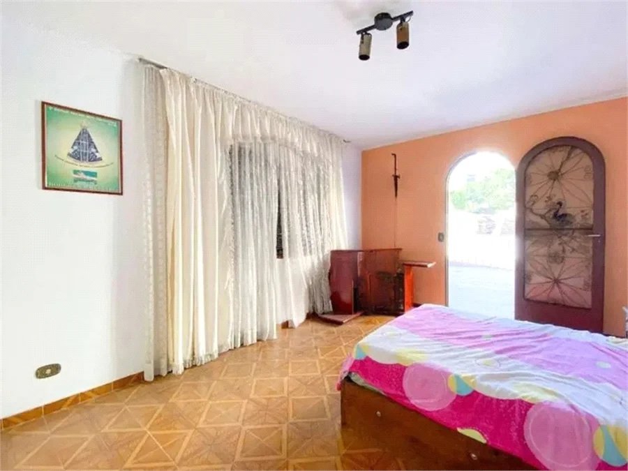 Sobrado à venda com 4 quartos em Vila Ipojuca, São Paulo, SP