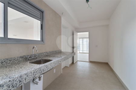 Apartamento à venda com 3 quartos, sendo 1 suíte, em Jardim Marajoara, São Paulo, SP
