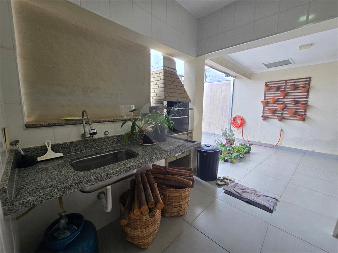 Casa à venda com 4 quartos, sendo 2 suítes,  em Vila Nastri, Itapetininga, SP