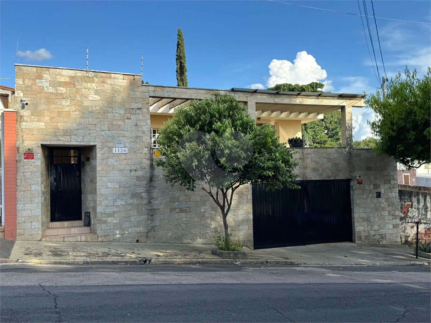 Casa à venda com 4 quartos, sendo 1 suíte, em Vila Henrique, Salto, SP