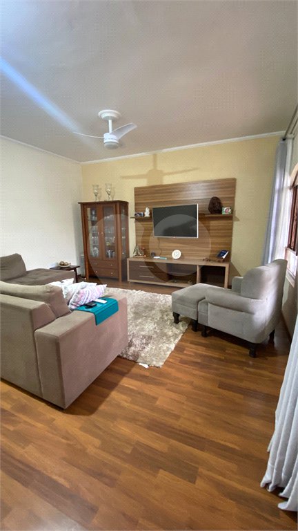 Casa à venda com 3 quartos, sendo 2 suítes, no condomínio Residencial Jardim Altos de Suzano, Suzano - SP