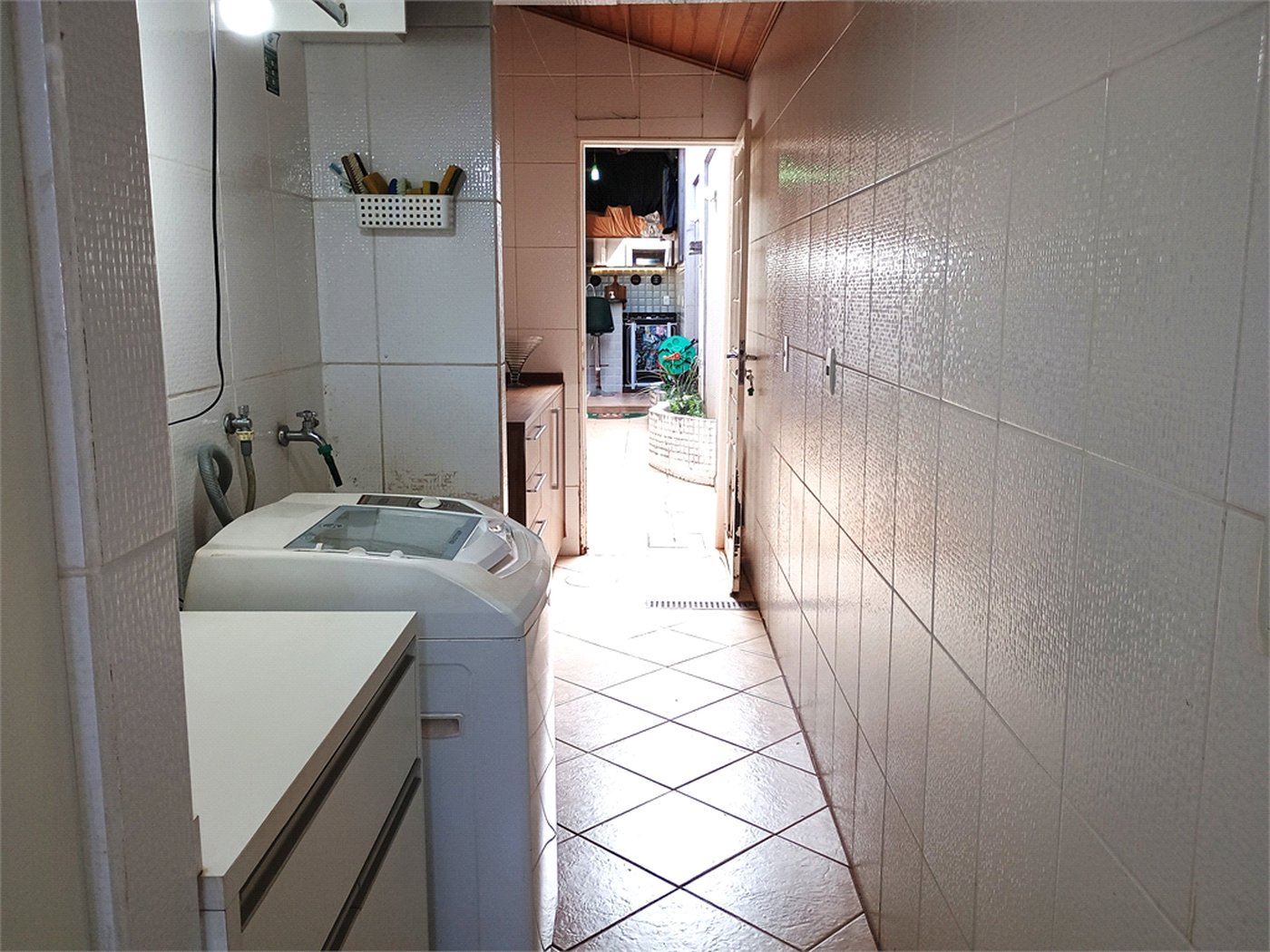 Casa à venda com 3 quartos, sendo 1 suíte, no condomínio Portal dos Pinheiros, Ribeirão Preto - SP