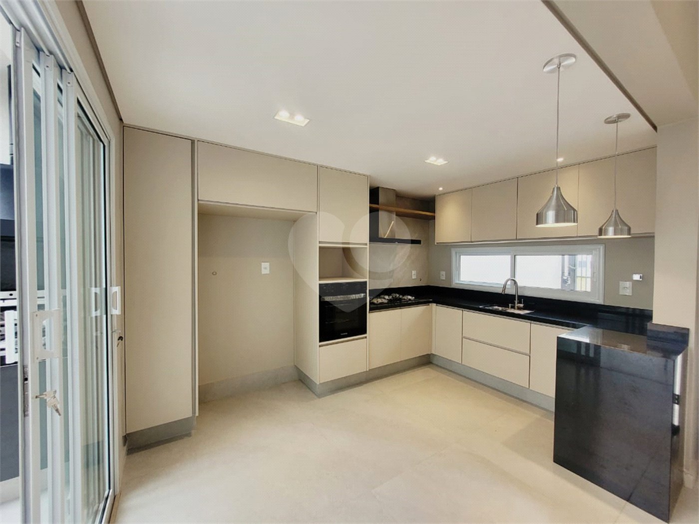 Casa à venda com 3 quartos, sendo 1 suíte, em Jardim Bom Sucesso, Indaiatuba, SP