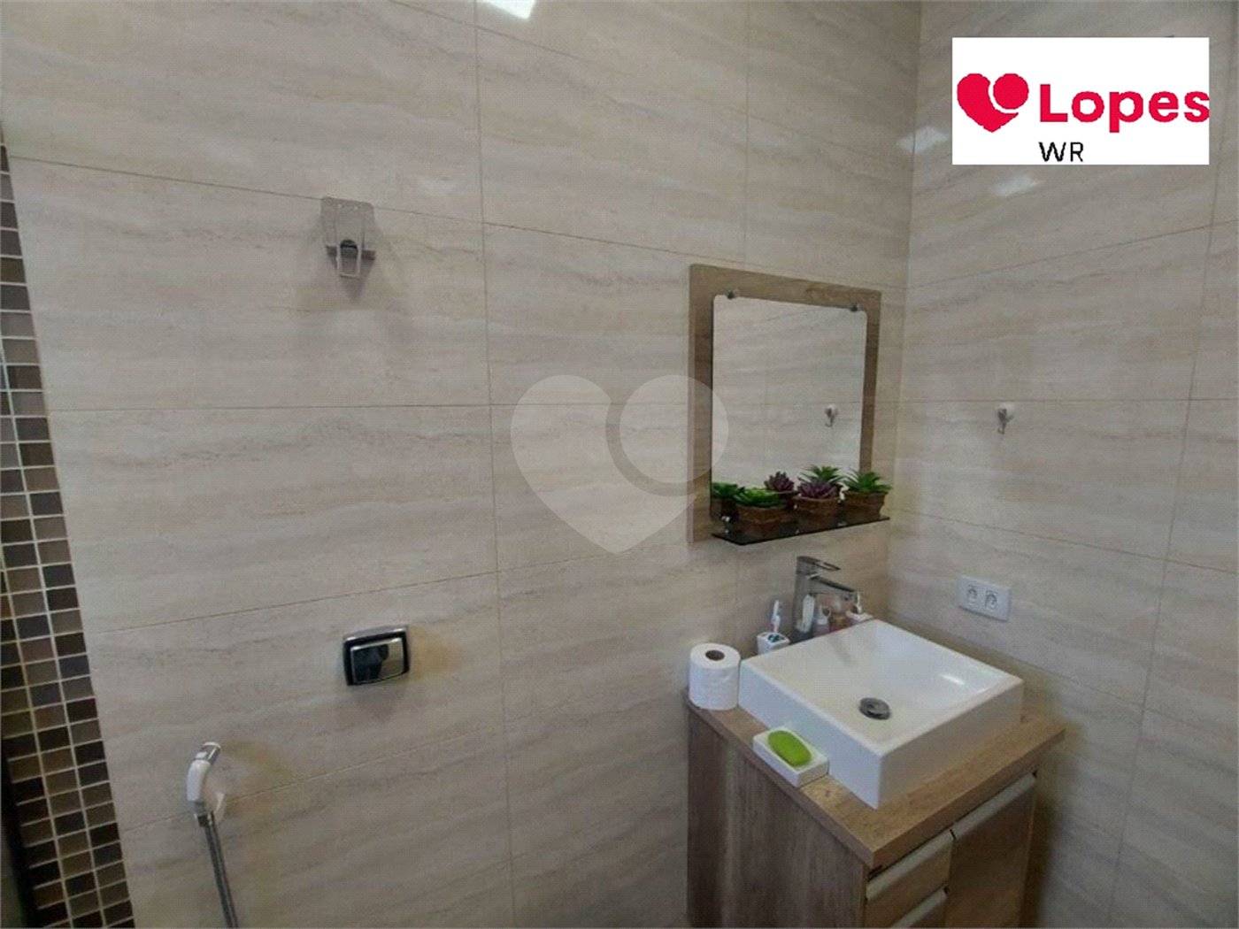 Casa à venda com 5 quartos, sendo 1 suíte, em Jardim Shangri-lá, Atibaia, SP