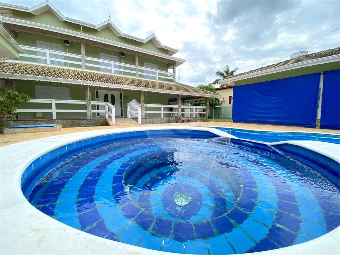 Casa à venda com 6 quartos, sendo 1 suíte, no condomínio Horizonte Azul I, Itupeva - SP