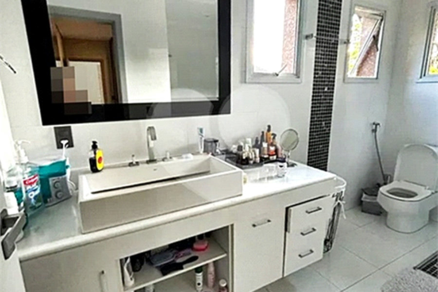 Terreno à venda com 4 suítes no condomínio Suíça da Cantareira, Mairiporã - SP