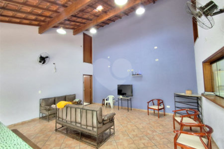 Chácara à venda com 4 quartos, sendo 2 suítes,  no Centro, Araçoiaba da Serra, SP