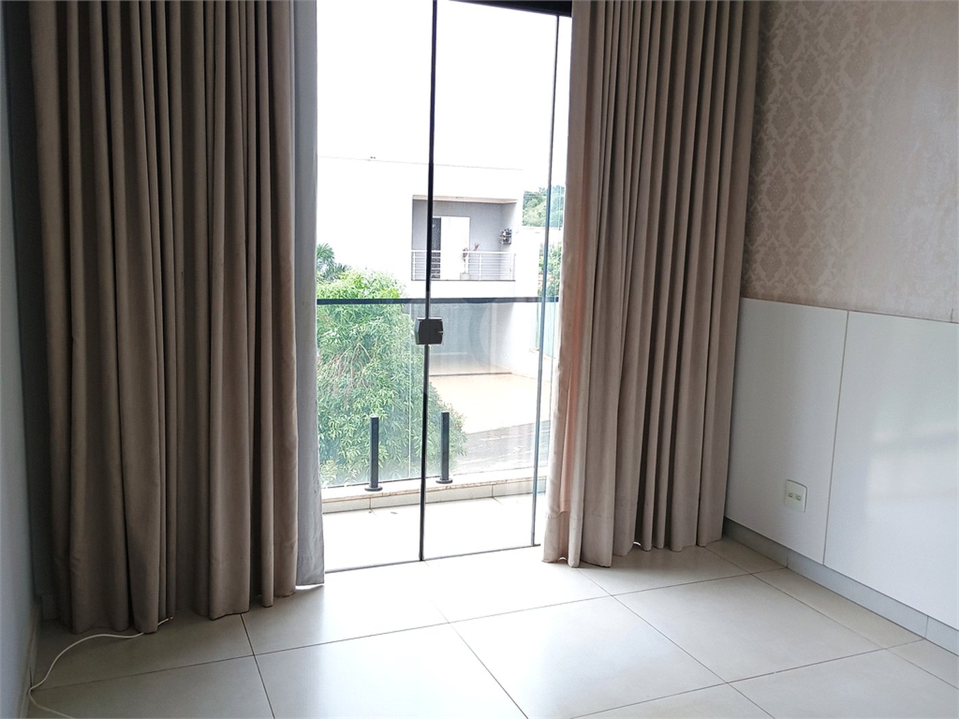 Sobrado à venda com 4 quartos, sendo 1 suíte, em Reserva San Gabriel, Ribeirão Preto, SP