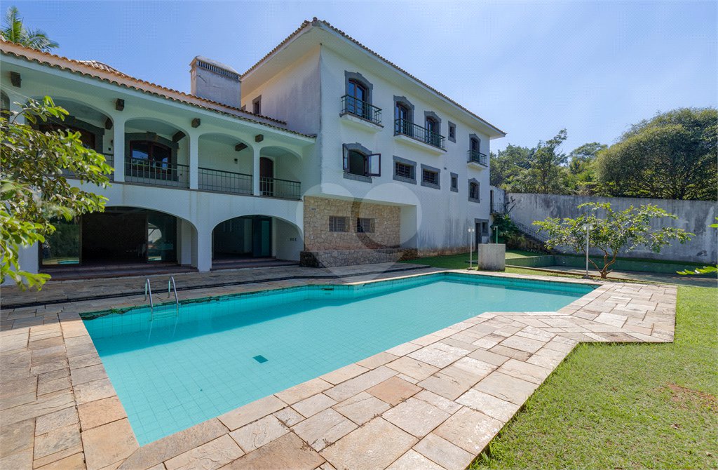 Casa à venda com 5 suítes no condomínio Chácara Flora, São Paulo - SP
