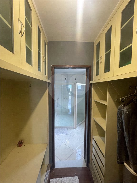 Casa à venda com 5 quartos, sendo 3 suítes, no condomínio Recanto das Palmeiras, Rio de Janeiro - RJ