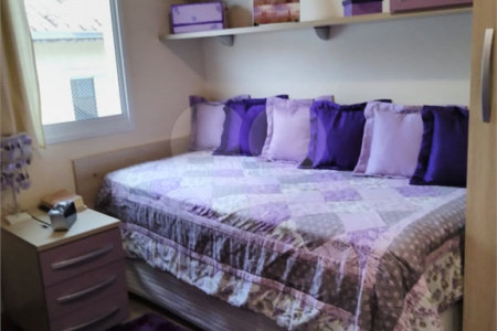 Casa à venda com 3 quartos, sendo 1 suíte, no condomínio Moradas do Horto, São Paulo - SP