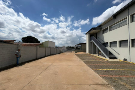 Galpão comercial á venda.