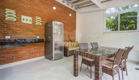 Sobrado à venda com 6 quartos, sendo 3 suítes,  em Alto da Boa Vista, São Paulo, SP