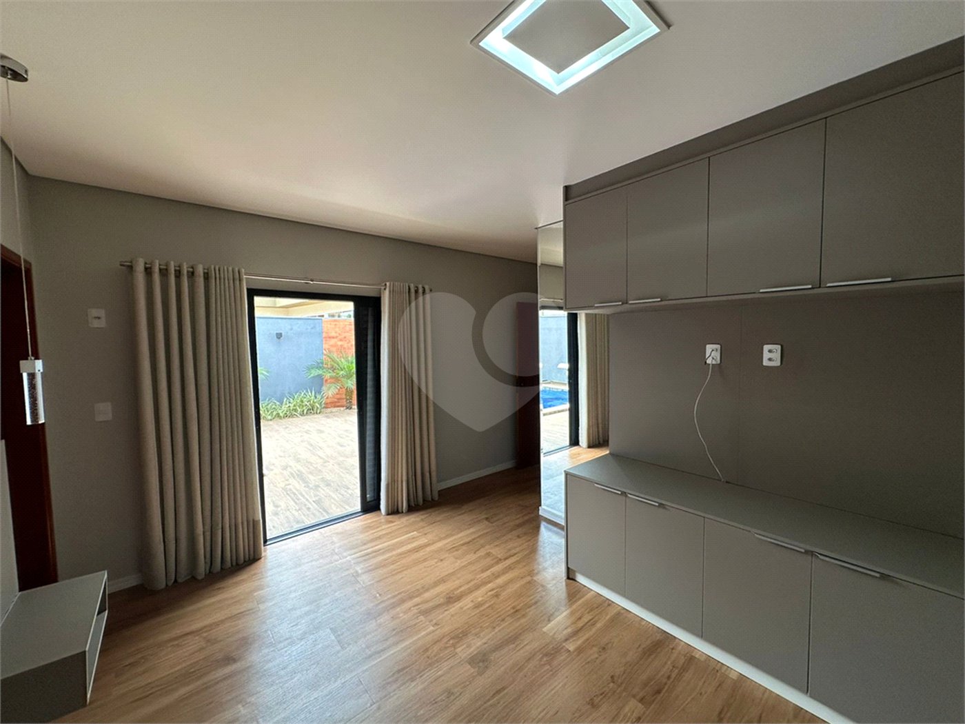 Apartamento Condomínio Montreal