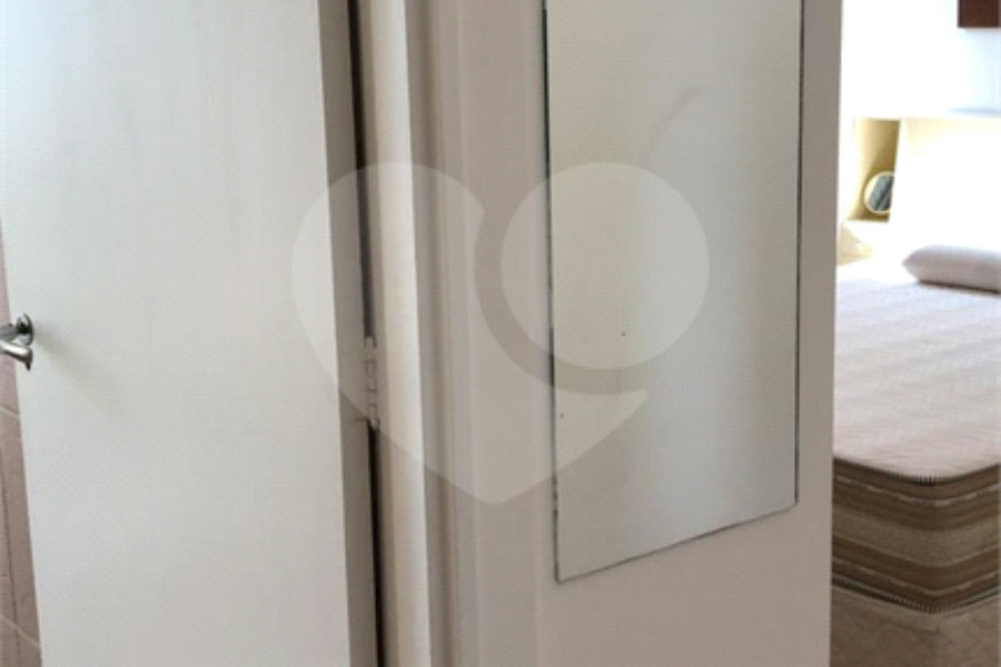 Apartamento à venda com 3 quartos, sendo 1 suíte, em Vila Olímpia, São Paulo, SP