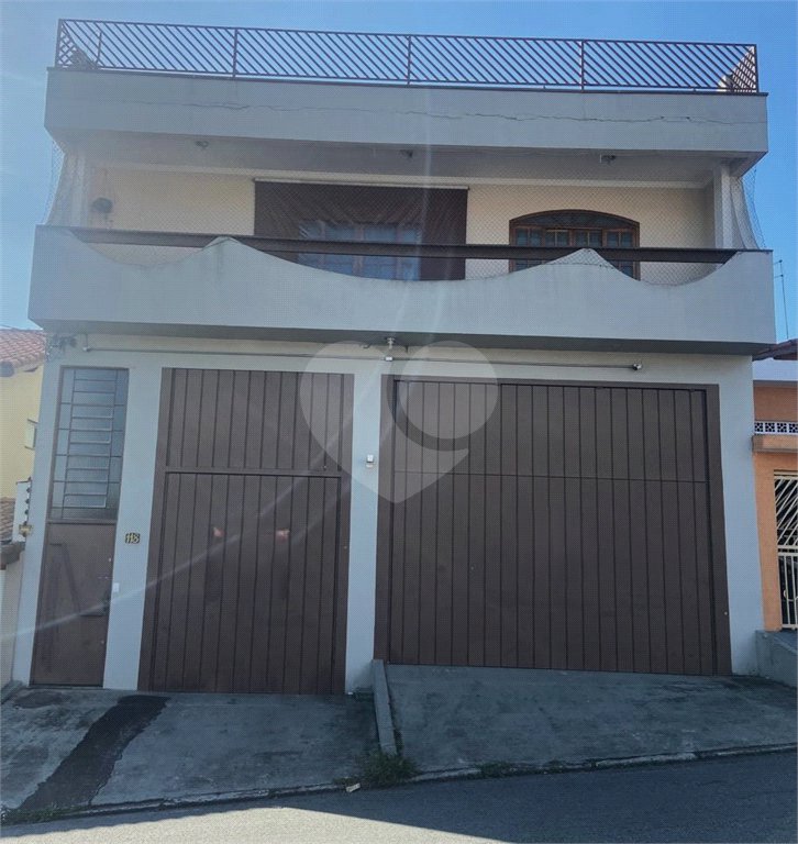 Sobrado à venda com 3 quartos, sendo 1 suíte,  em Jardim Selma Helena, Poá, SP