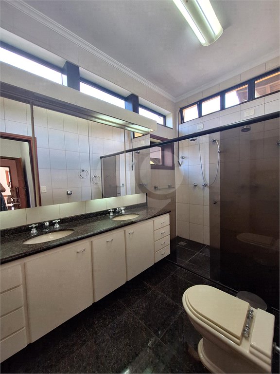 Casa à venda com 3 suítes no condomínio Chácaras do Lago, Vinhedo - SP