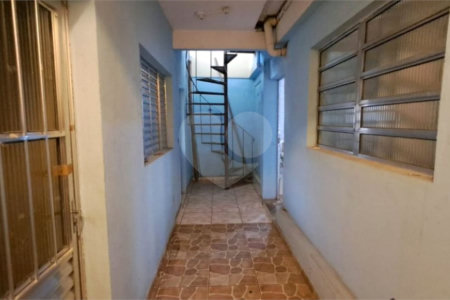 Sobrado à venda com 2 quartos, sendo 1 suíte, em Vila Zat, São Paulo, SP