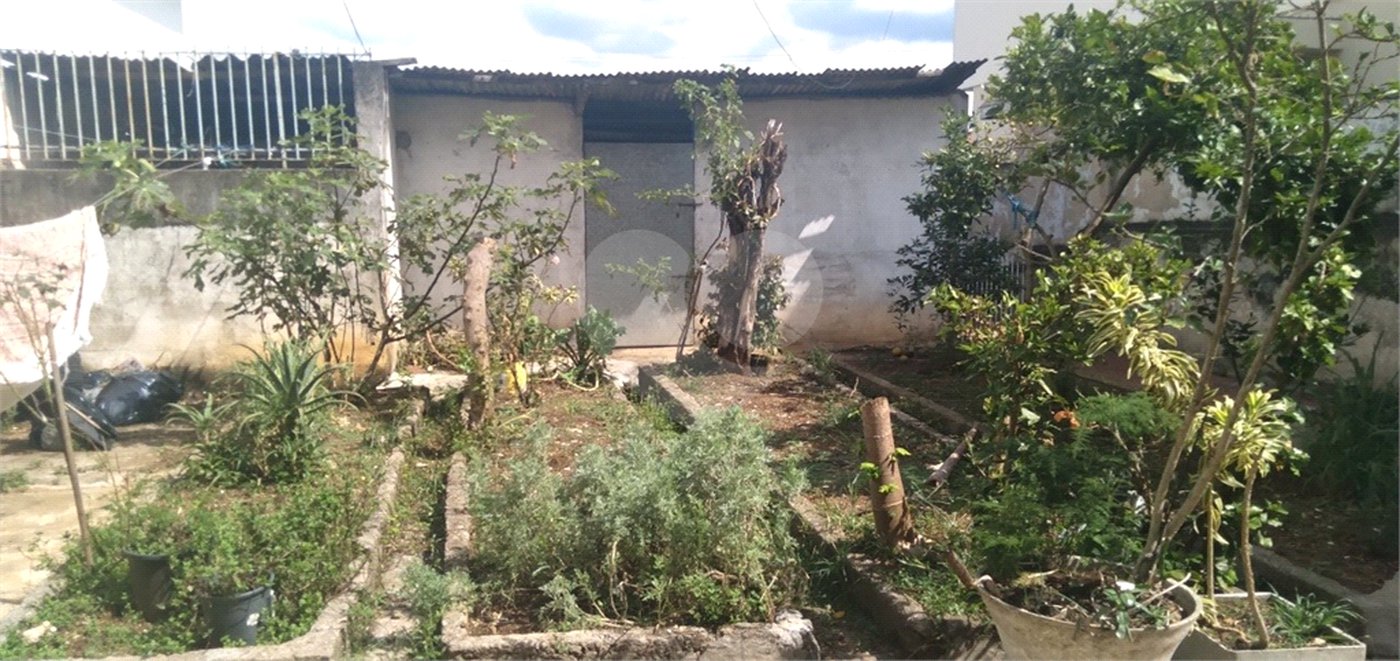 Casa com 272m² de área construída , 2 dormitórios , 1 vaga , à venda no Jabaquara.