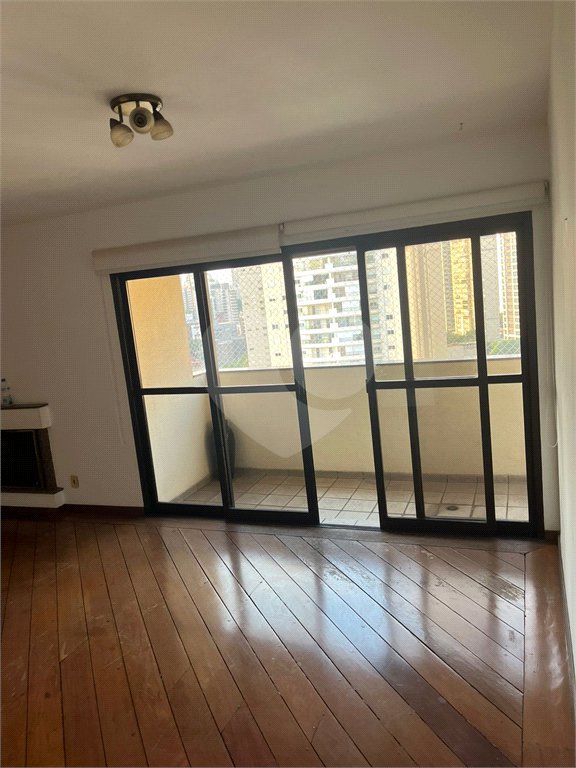 Apartamento à venda com 4 suítes em Vila Uberabinha, São Paulo, SP