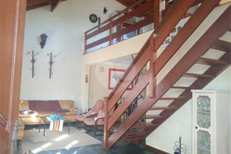 Casa à venda com 8 quartos, sendo 3 suítes, em Jardim Terceiro Centenário, Atibaia, SP