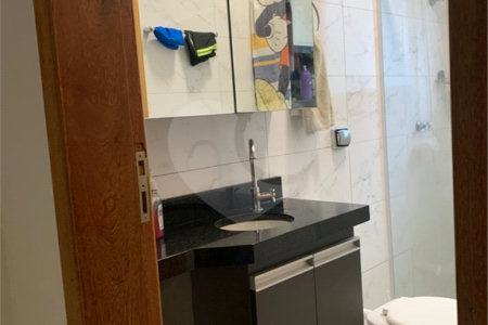 Casa à venda com 3 quartos, sendo 1 suíte, no condomínio Residencial Ponderosa, São Roque - SP